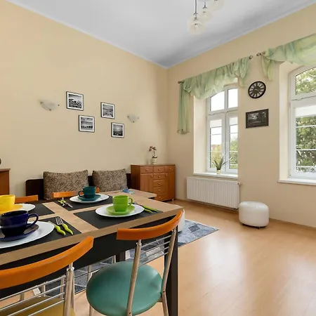 Apartment Stylish For Four Guests Close To The Center By Renters *