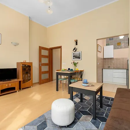 Stylish For Four Guests Close To The Center By Renters Apartment *