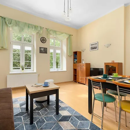 Apartment Stylish For Four Guests Close To The Center By Renters *