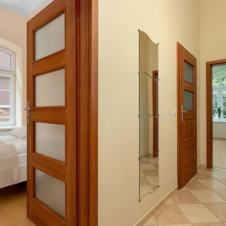 Apartment Stylish For Four Guests Close To The Center By Renters *