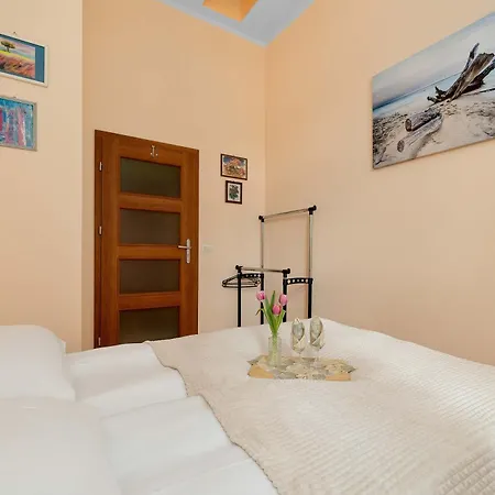 Stylish For Four Guests Close To The Center By Renters Апартаменты Колобжег