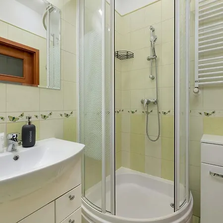 Апартаменты Stylish For Four Guests Close To The Center By Renters